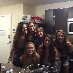 Meet your Posher, Nicole