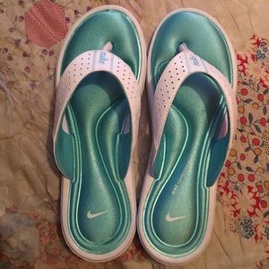 Women's Nike Flip flops