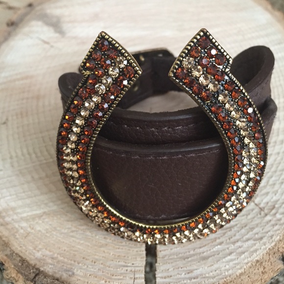 Brown/gold horse shoe bracelet (100% leather)