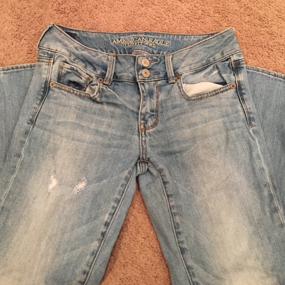 AE Jean Capris