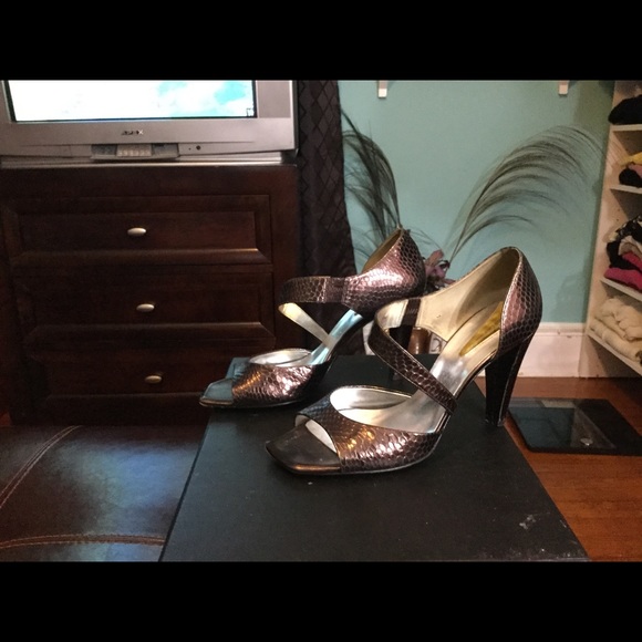 Kenneth Cole - Picture 3 of 3