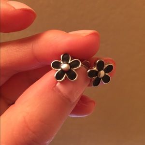 Marc by Marc Jacobs daisy earrings