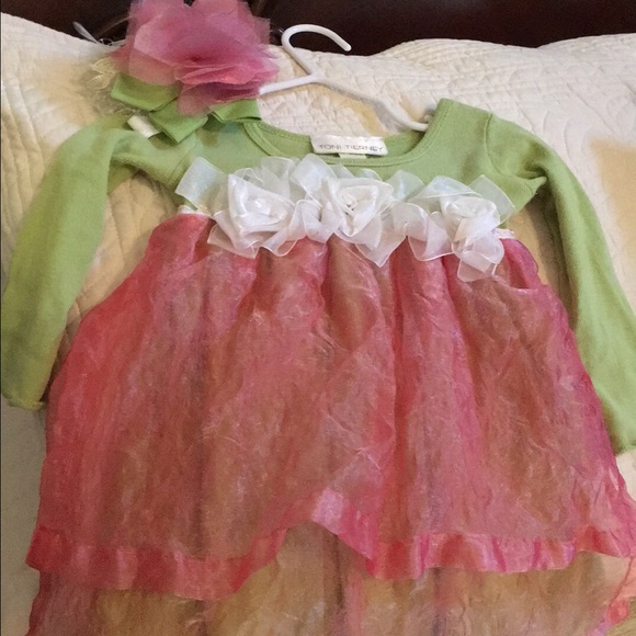 Dress size 12 months