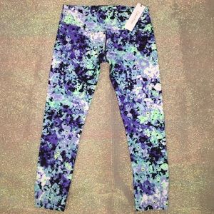 NWT Calvin Klein colorful crop workout leggings