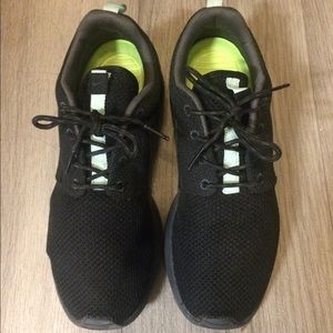 Nike Roshe One size 7.5