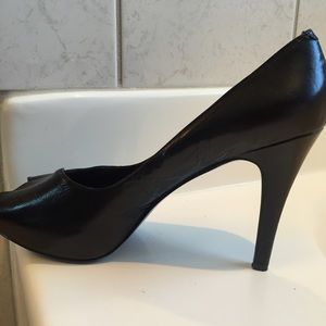 Nine West peep toe heels