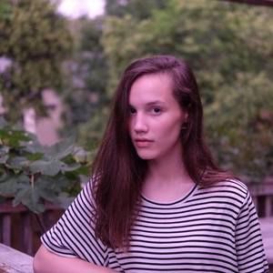 Meet your Posher, Chloe