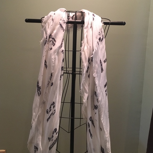 White print scarf