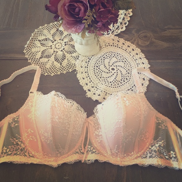 Gorgeous never worn Elle Macpherson Intimates Bra