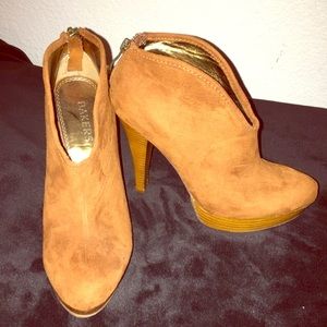 BAKERS heels