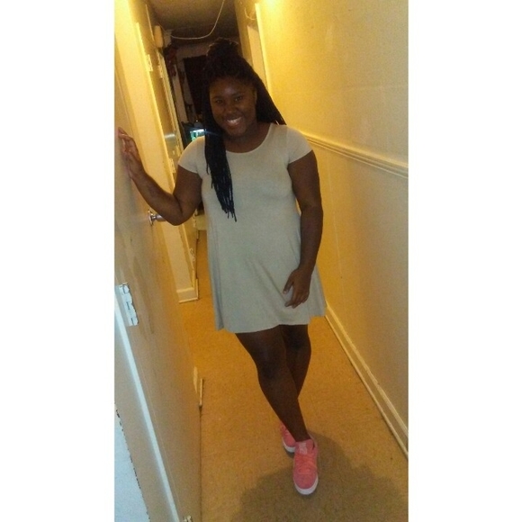 Meet your Posher, Johniqwilla - Picture 1 of 1