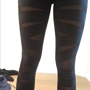Lulu lemon work out leggings with mesh detailing