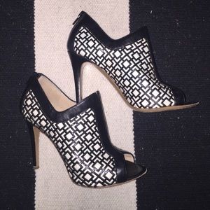 Nicholas Kirkwood SZ 36 Booties