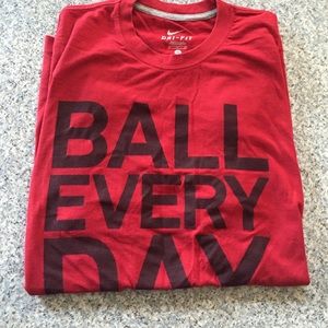 Nike ball every day red shirt xl