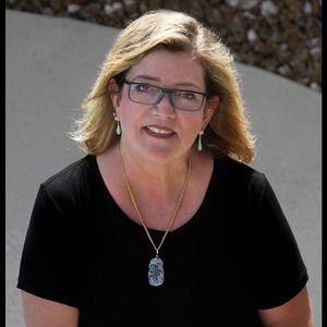 Meet your Posher, Debbie