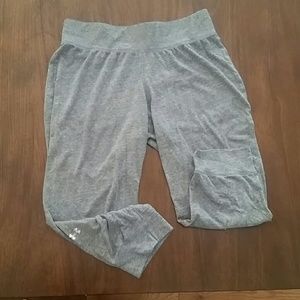 Under Armour cropped jogging pants