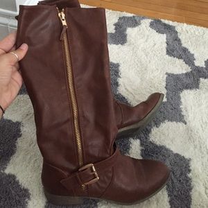 Brown boots