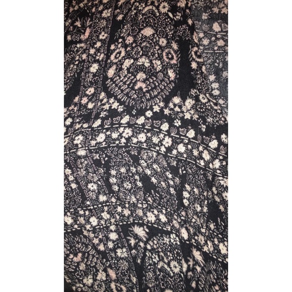 ✨ Floral AE Romper - Picture 2 of 2