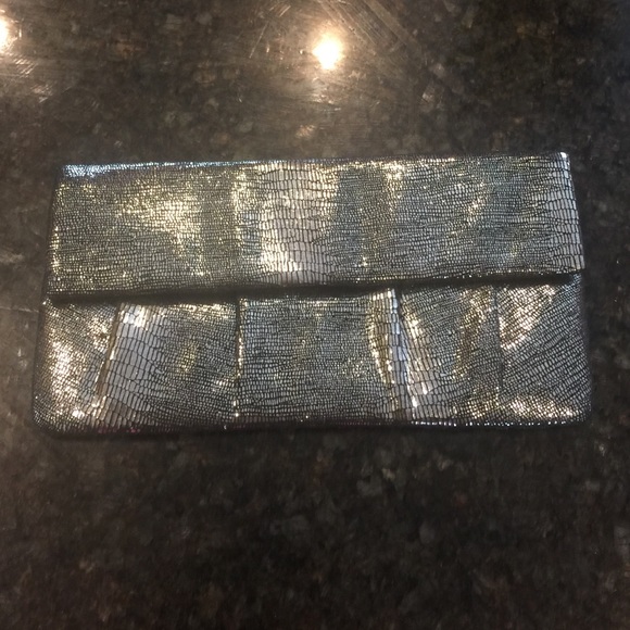 Style and company clutch