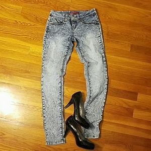 Butt lifting jeans!