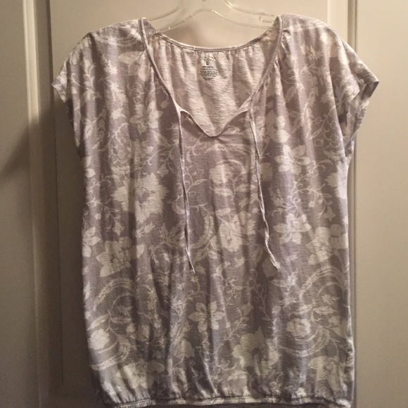 Sonoma gray and white shirt