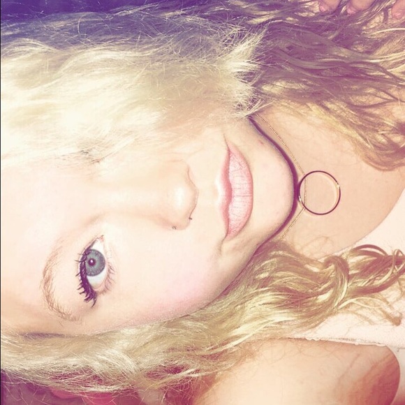 Meet your Posher, Alexa-rae