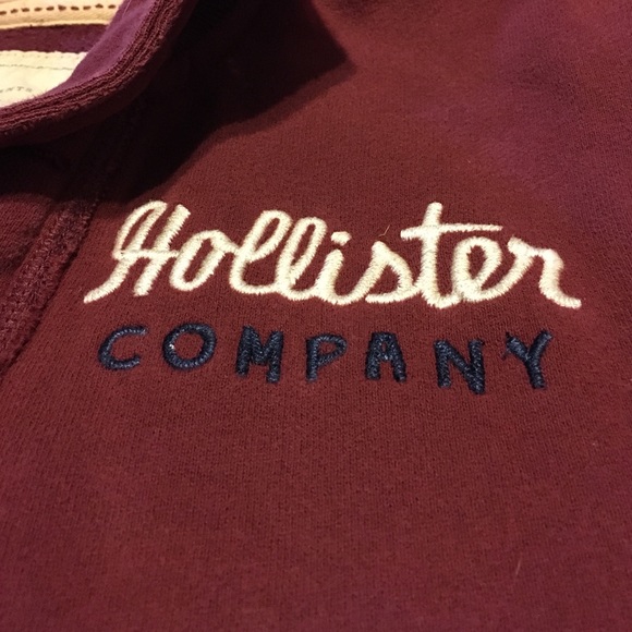 Hollister collared sweatshirt. - Picture 2 of 3