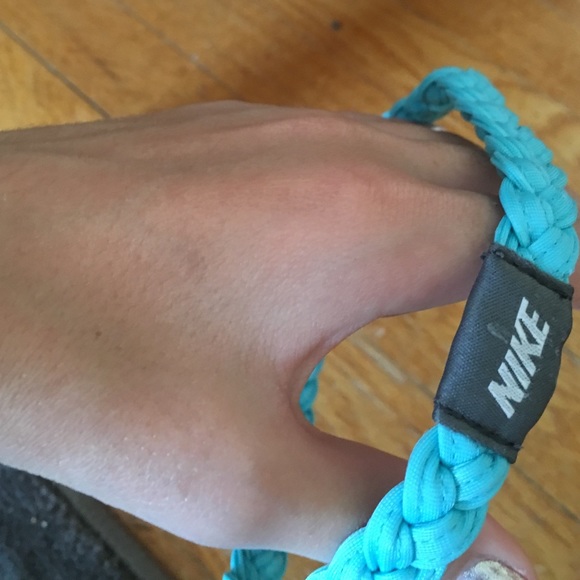 Nike and under armour headbands - Picture 2 of 4