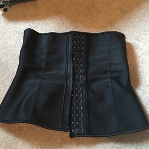 Waist trainer