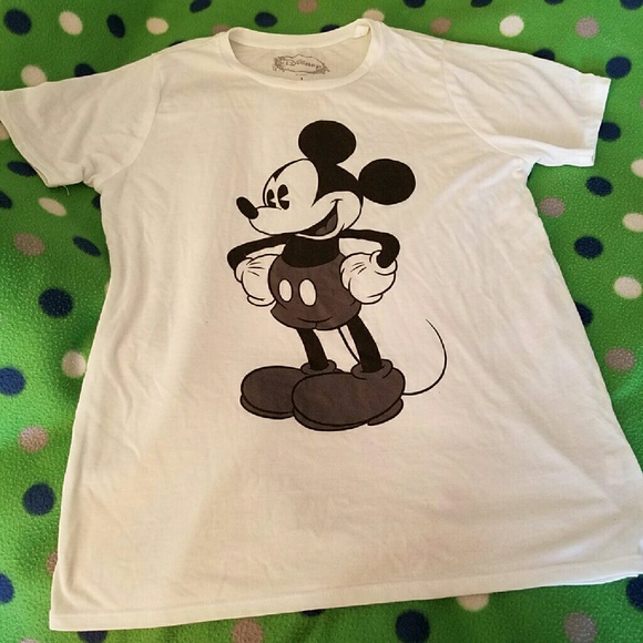 Juniors Large Mickey Mouse tshirt