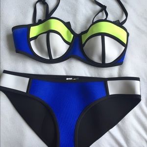 TRIANGL BIKINI SET