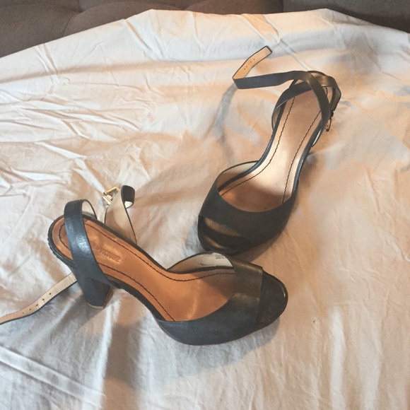 Ankle strap sandal
