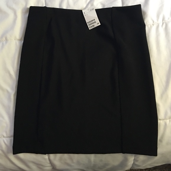 Black stretch skirt