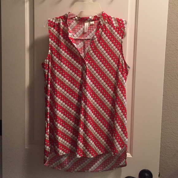 Sleeveless Red, White, Taupe circle design Tunic