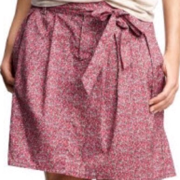 GAP Dresses & Skirts - GAP Floral Skirt