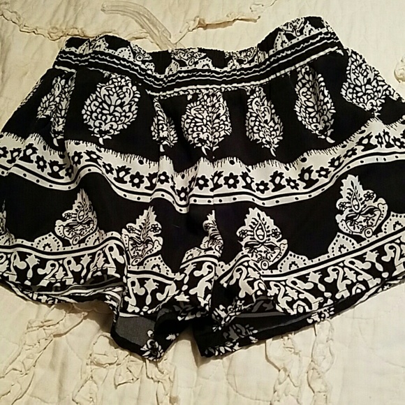Boutique size small tribal shorts
