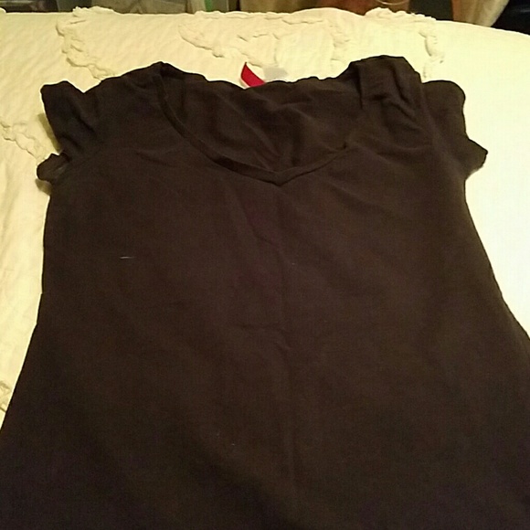 Black v neck tee shirt