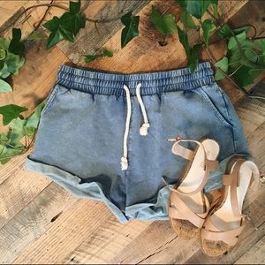 Stretchy denim shorts