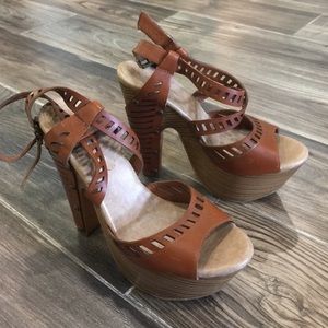 Jessica Simpson Camel Heels