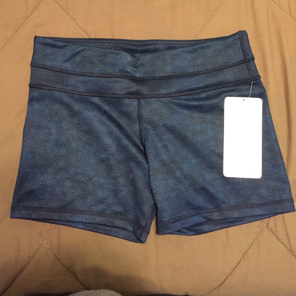 Lululemon Groove Short
