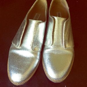 Awesome silver Steve Madden oxfords