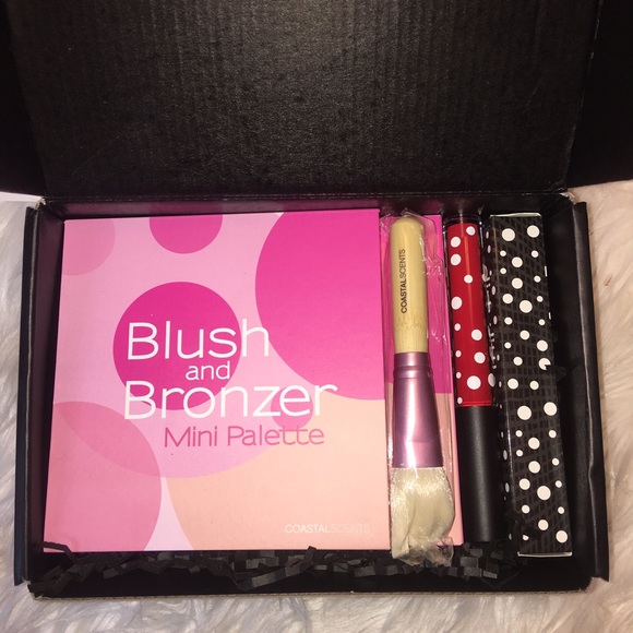 Makeup bundle - Picture 2 of 4