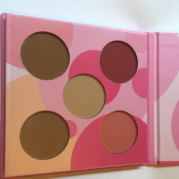 Makeup bundle - Picture 3 of 4