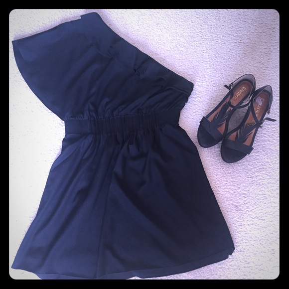 Sugar Lips boutique one shoulder black dress