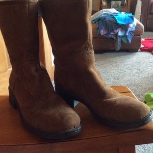 $35 born suede boots