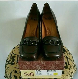 NWOT Sofft Rona Chocolate 2.5" heels