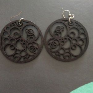 Lightweight wooden earrings 😍