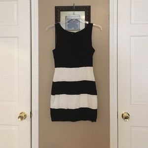 💥Bang for your buck! 💥NEW sleeveless dress!