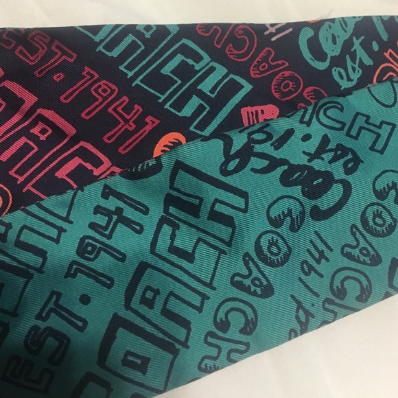 Reversible Coach scarf - Picture 2 of 4