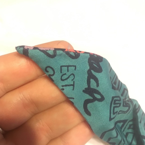 Reversible Coach scarf - Picture 4 of 4